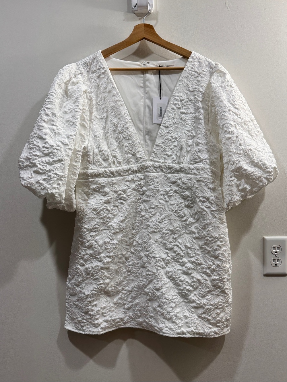 Showpo Miley Mini Dress White Textured V-Neck Bodycon Size 12 NWT